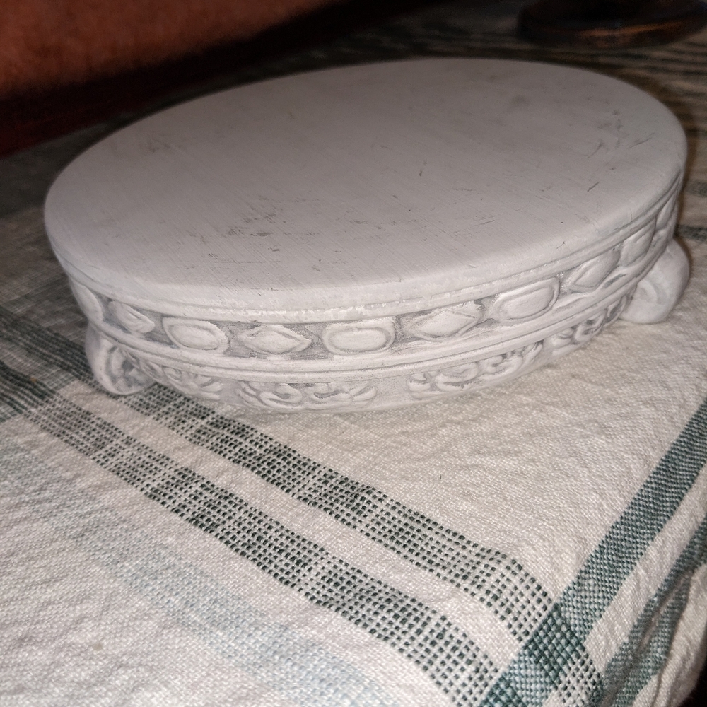 Elegant Round Footed Pedestal Riser Cement-look Moulded Gallery Pillar Neutral - Picture 3 of 4
